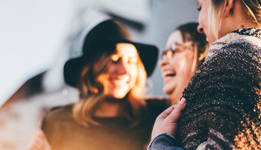 Retraites solo, entre amies ou mère-fille : comment choisir le bon format ?