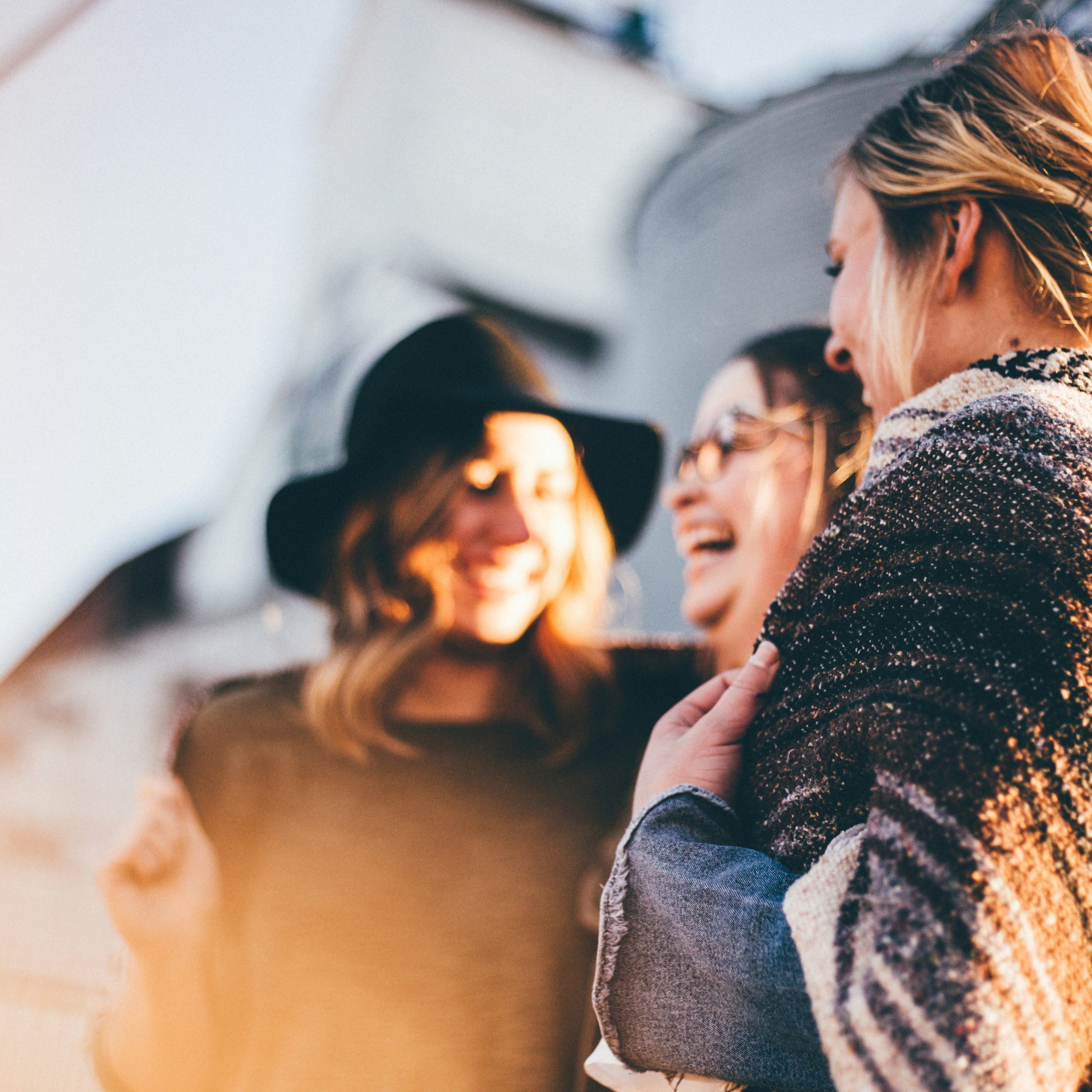 Retraites solo, entre amies ou mère-fille : comment choisir le bon format ?